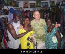 В сувенирной лавке Гамбии